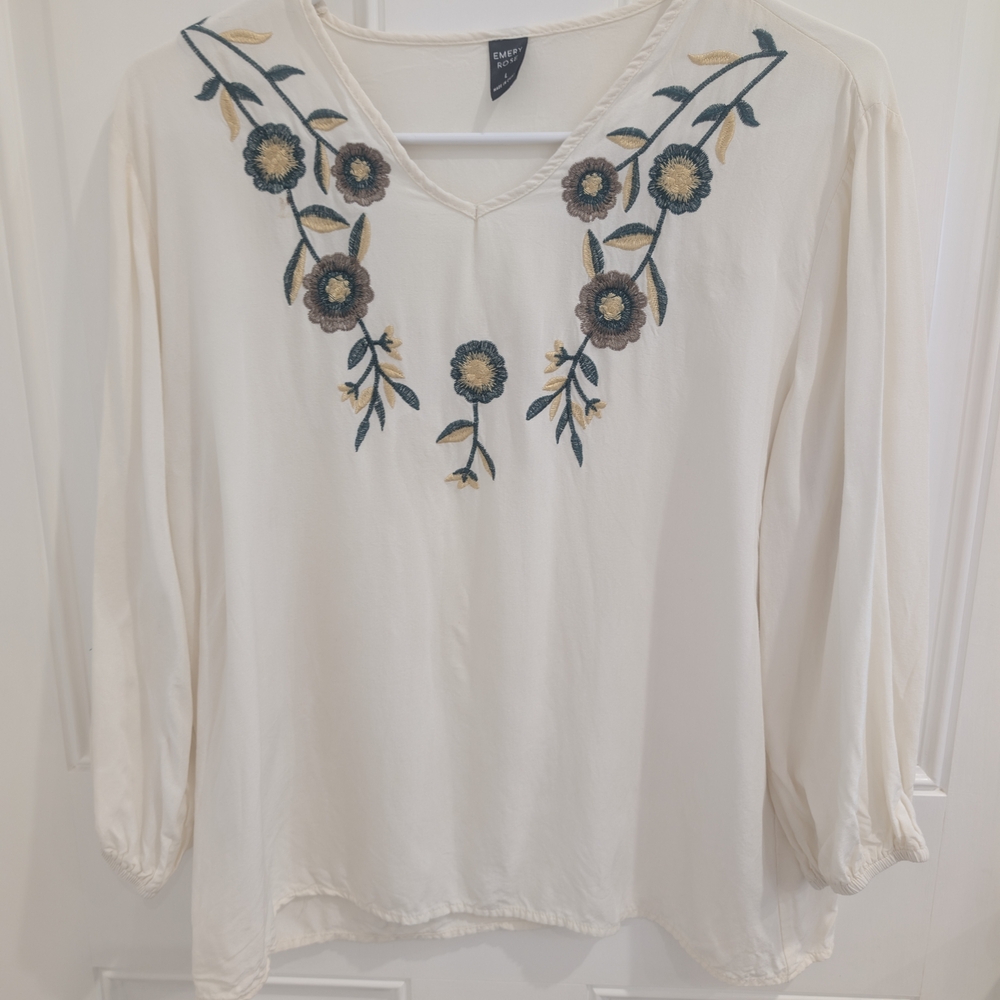Chic Cream Floral Embroidered Blouse